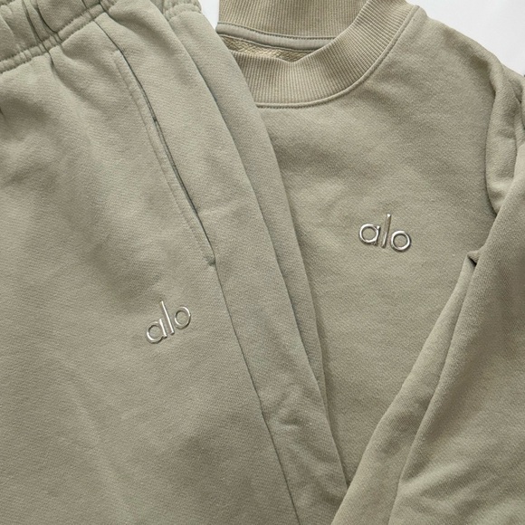 Alo Matching Sweat Set - Picture 6 of 7